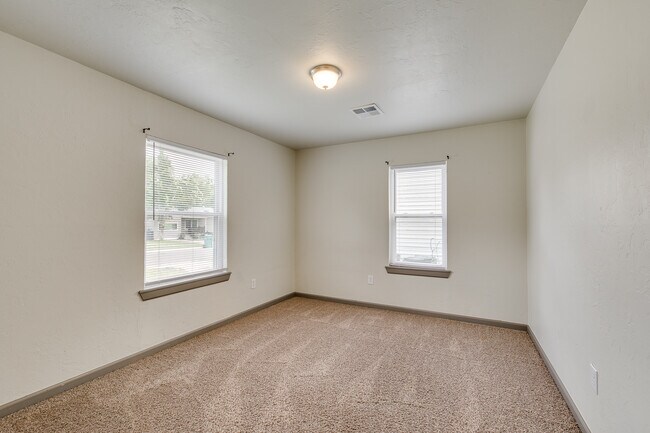 Building Photo - 2408 NW 40th St