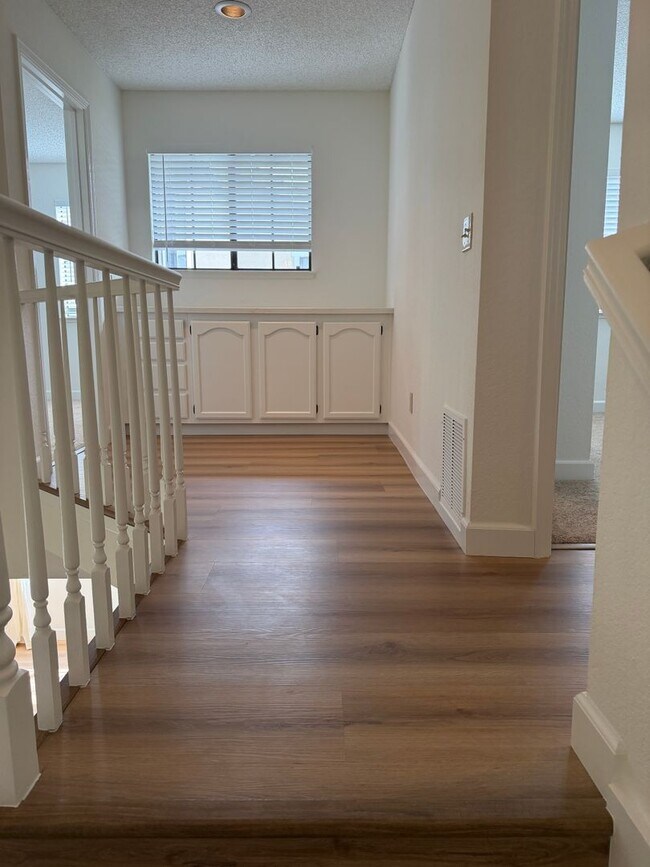 Building Photo - 230 Bridgeside Cir