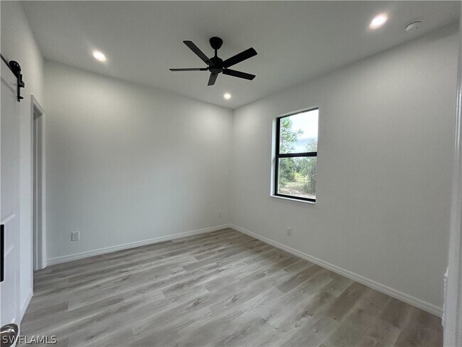 Building Photo - 455 Bell Blvd