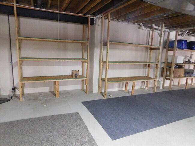 Building Photo - 3288 Hickory Dr