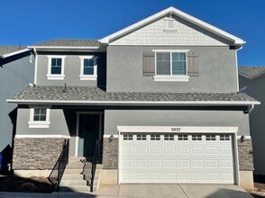 Building Photo - 3037 S Red Pine Dr