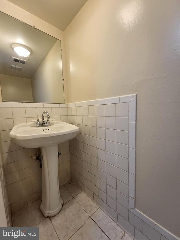 Building Photo - 16550 Sherwood Pl