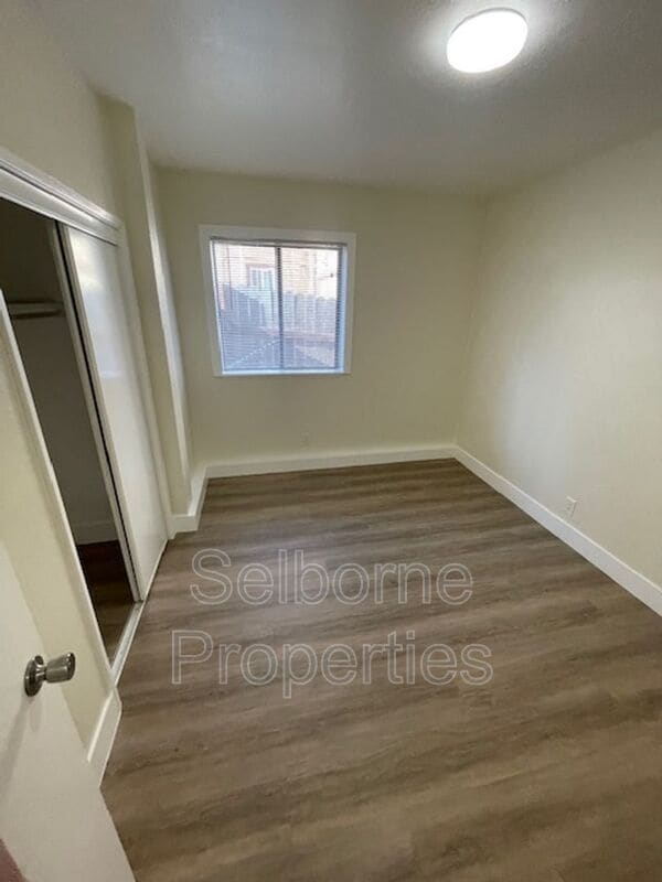 Building Photo - 1944 E 20th St