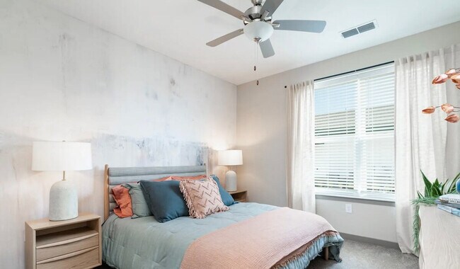 Building Photo - 1607 Centennial Park Blvd