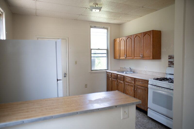 Building Photo - 1017 N Lang Ave