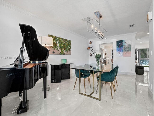 Building Photo - 2553 NW 42nd Ave