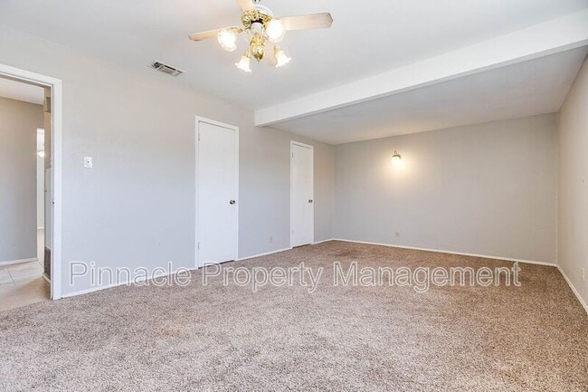 Building Photo - 1429 Austin St