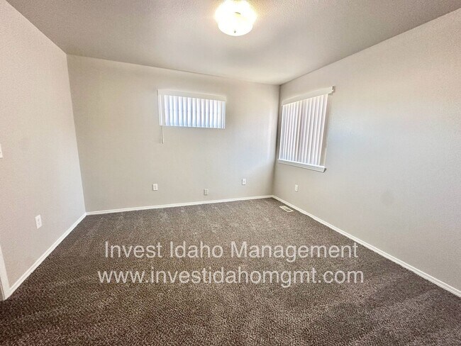 Building Photo - Fully renovated in 2025 2 bedroom, 2 bathroom ground floor apartment available soon.