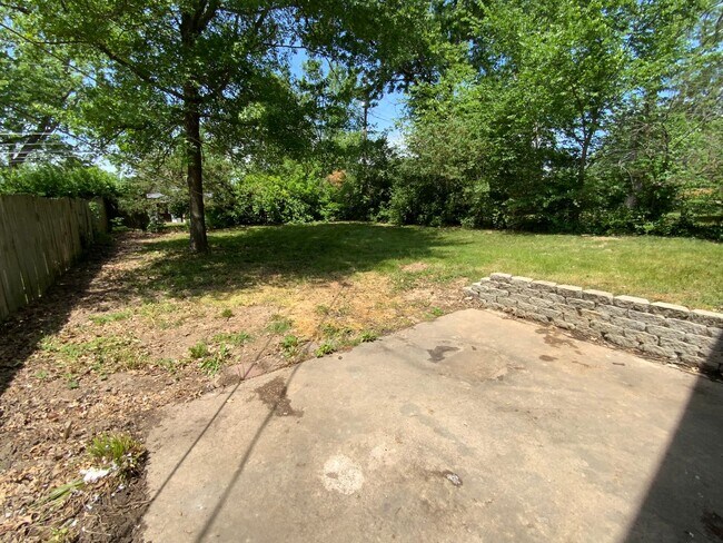 Building Photo - 409-411 Brewer Dr