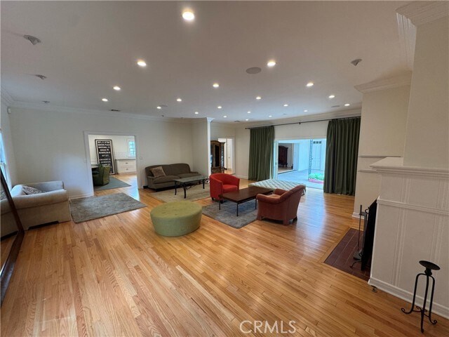 Building Photo - 4455 California Ave