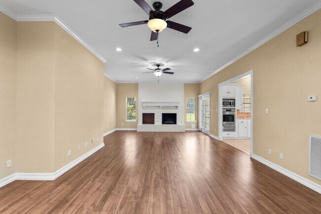 Building Photo - 616 Westwood Cir