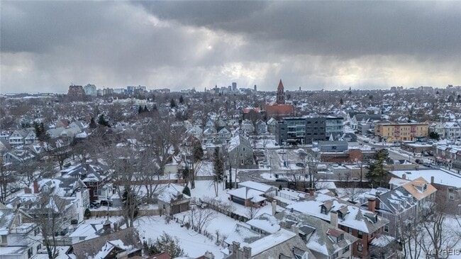 Building Photo - 507 W Delavan Ave