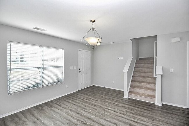 Building Photo - Large 4BD/2.5BA Home in Cabarrus Crossing!