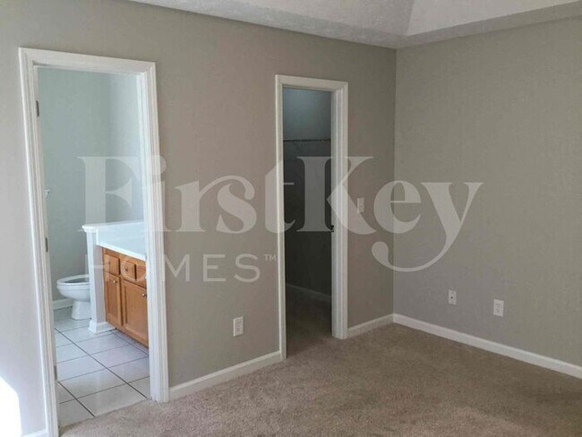 Building Photo - 280 Lazy Hollow Ln