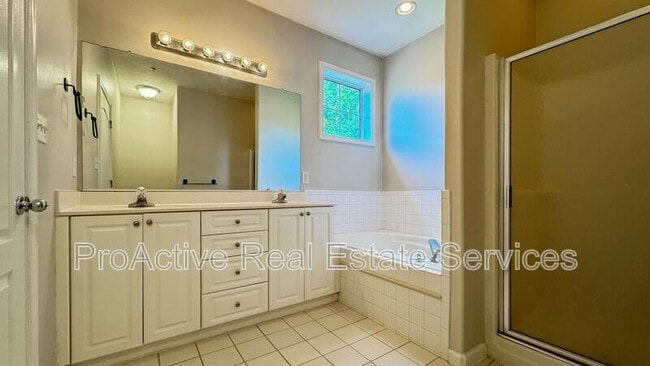 Building Photo - 1034 Grand Oak Ln