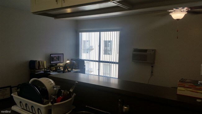 Building Photo - 2711 Ellendale Pl