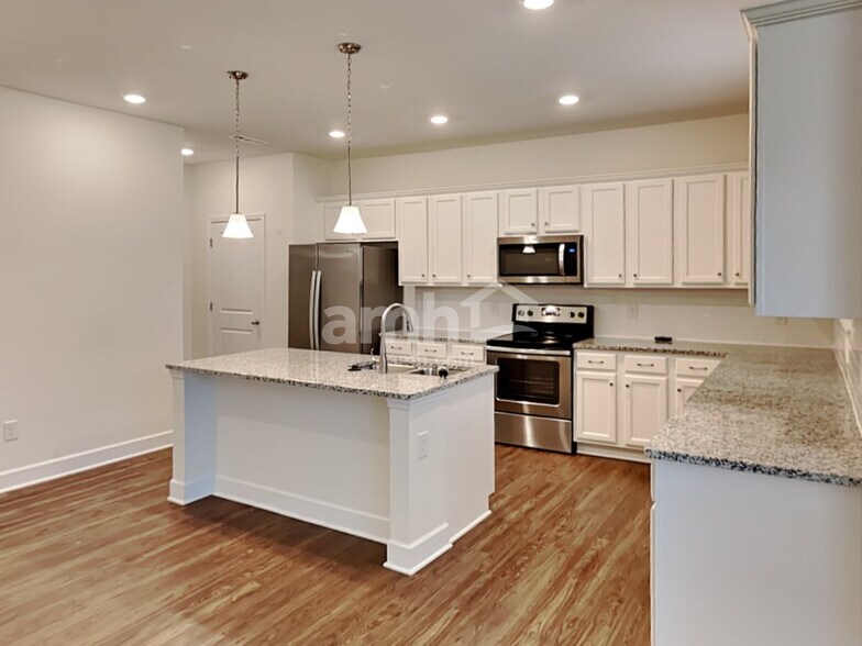Building Photo - 607 Drema Ct