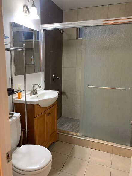 Building Photo - 766 N Alexandria Ave