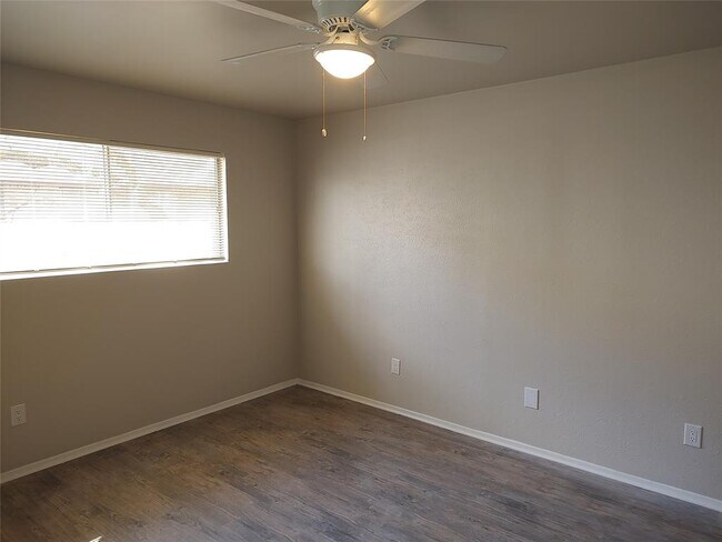 Building Photo - 7105 Treasure Cove