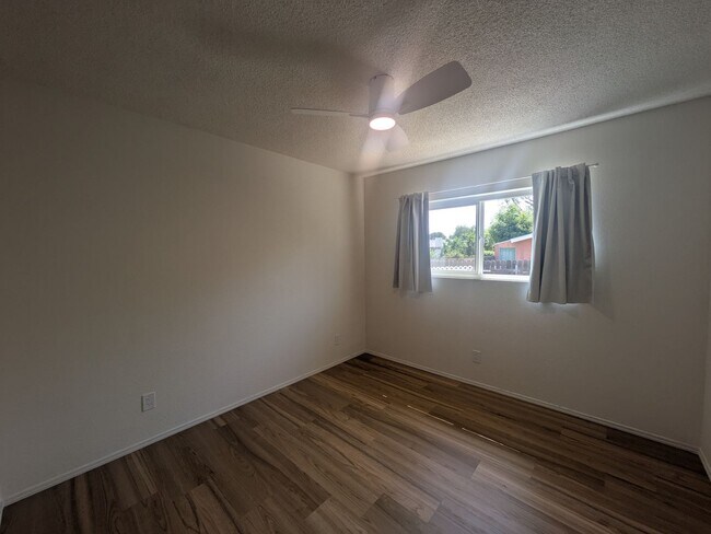 Building Photo - $$$$$$500 MOVE IN BONUS!!!!Freshly Remodel...