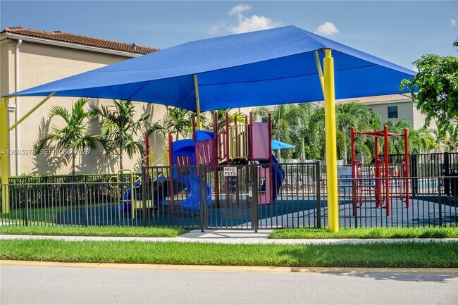 Building Photo - 19278 NE 6th Ave