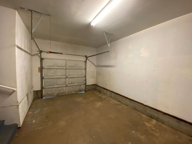 Building Photo - 1011 Cedar St