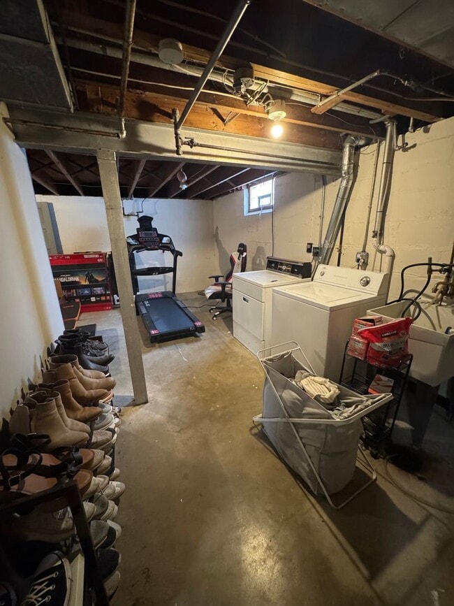 Building Photo - 5704-5706 Chicago Avenue