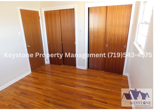 Building Photo - St. Charles Mesa! Spacious 4 Bedroom/1.5 B...