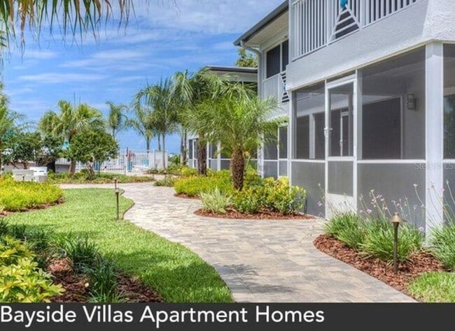 Building Photo - 1824 Shore Dr S