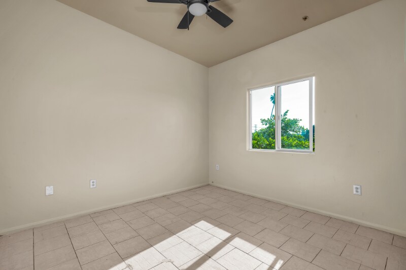 Building Photo - 5869 S Figueroa St