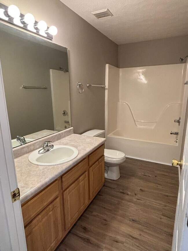 Building Photo - 4313-4315 N Morgan Ct