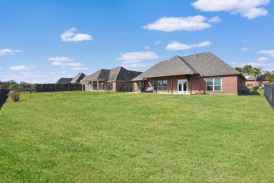 Building Photo - 39405 Oceanview Ave