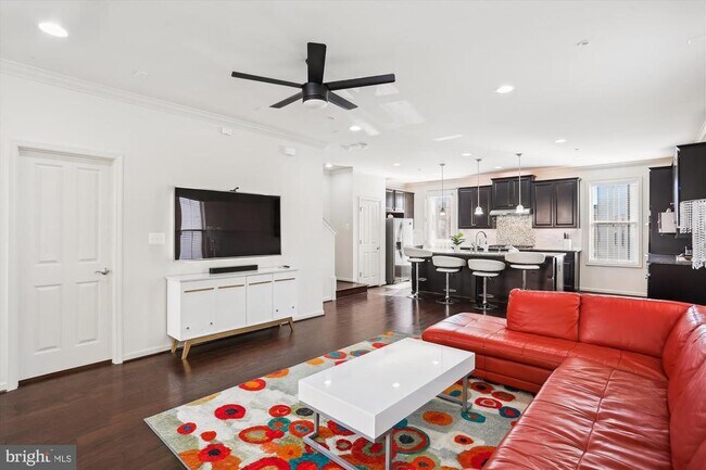 Building Photo - 13950 Estuary Dr