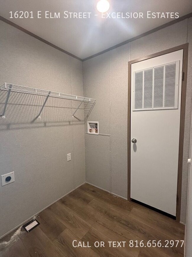 Building Photo - 16201 Elm St