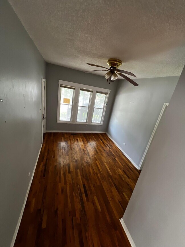 Building Photo - Affordable 2BR/1BA Apartment