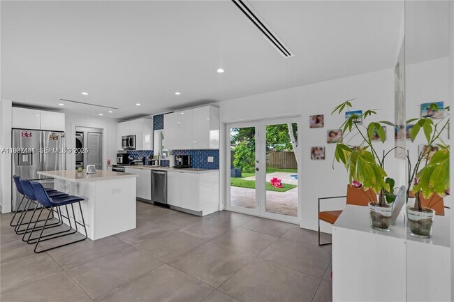 Building Photo - Southwest 164th Street, Miami, FL 33157 - 3 BR 3 BA single-family home