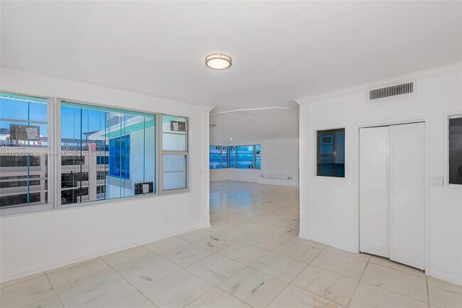 Building Photo - 5255 Collins Ave