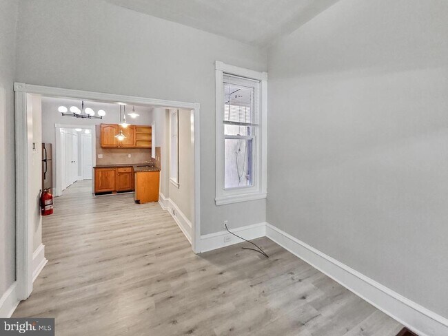 Building Photo - 637 N 32nd St