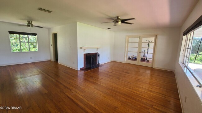 Building Photo - 4 Pleasant View Cir
