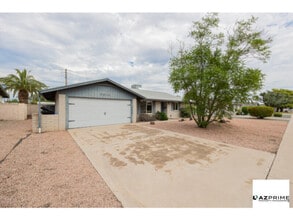 Building Photo - Gorgeous 3/2 Phoenix Home with Pool!