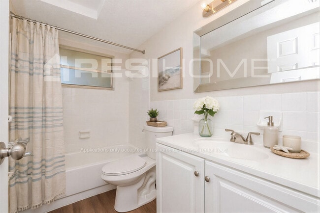 Building Photo - 7301 Moravian Dr