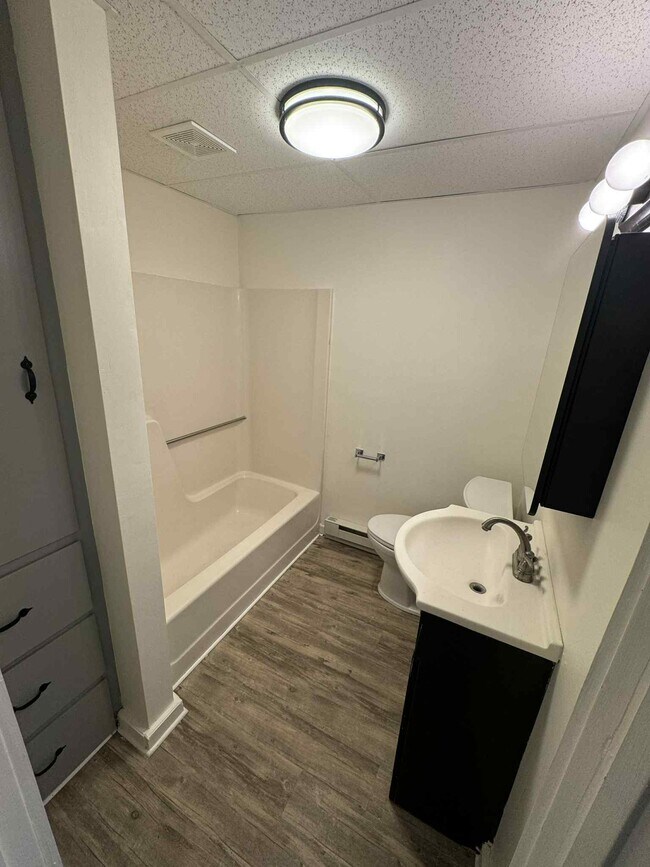 Building Photo - 13825 Maple Tree Ln SW