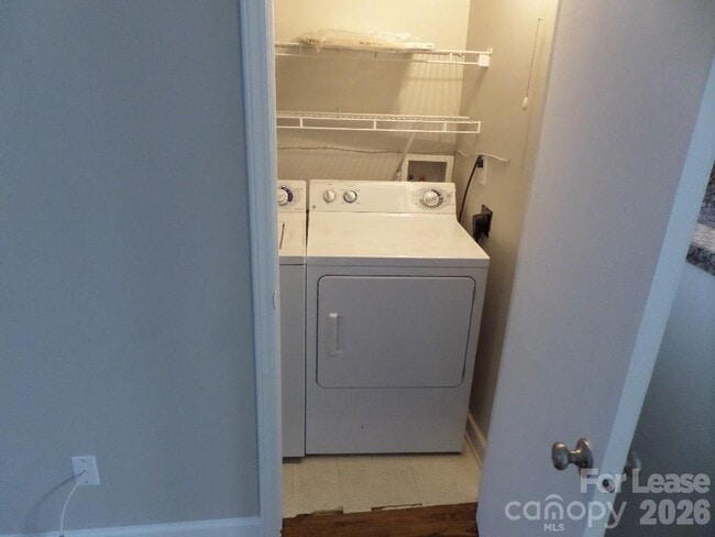 Building Photo - 4335 Hathaway St