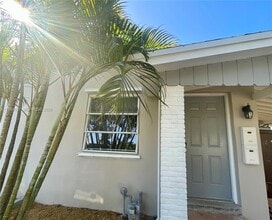 Building Photo - 1329 NE 16th Ave