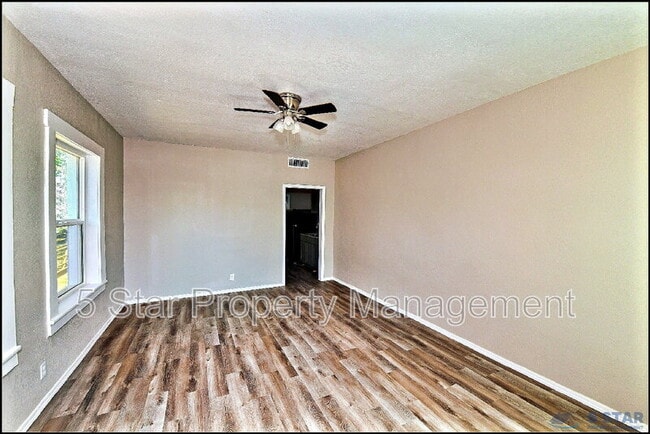 Building Photo - 615 Arizona Ave