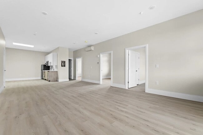 Primary Photo - 66 Emerson St