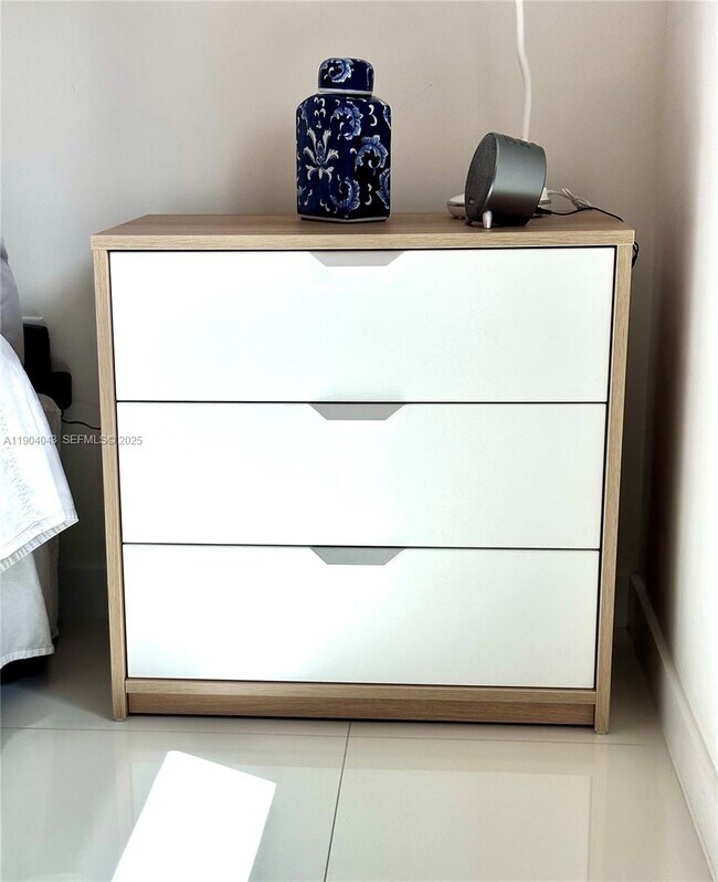 Building Photo - 7661 NW 107th Ave