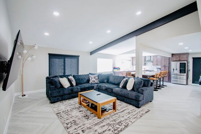 Building Photo - 6287 W Katella Ave