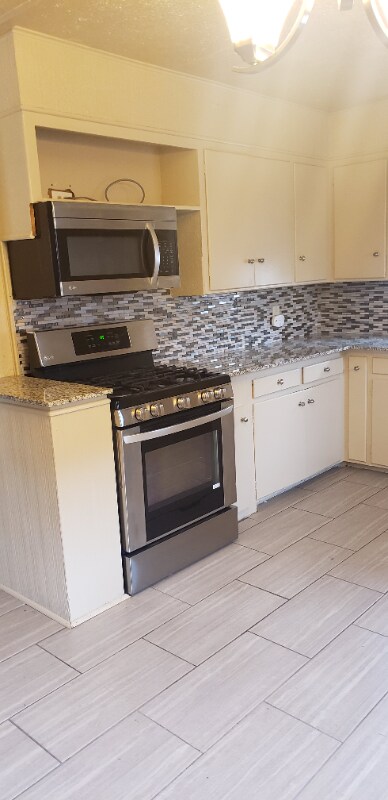 Building Photo - 1842 NE 48th St