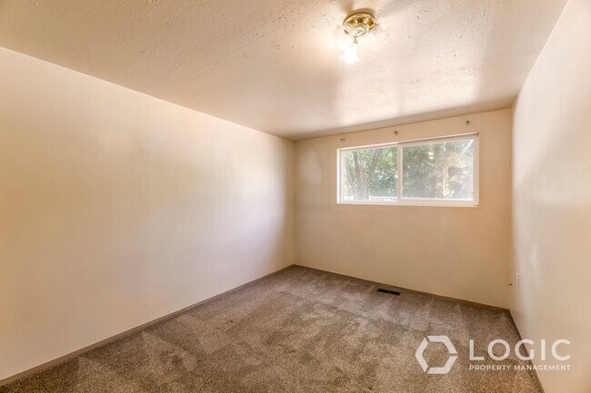 Building Photo - 3151 Quincy Ave